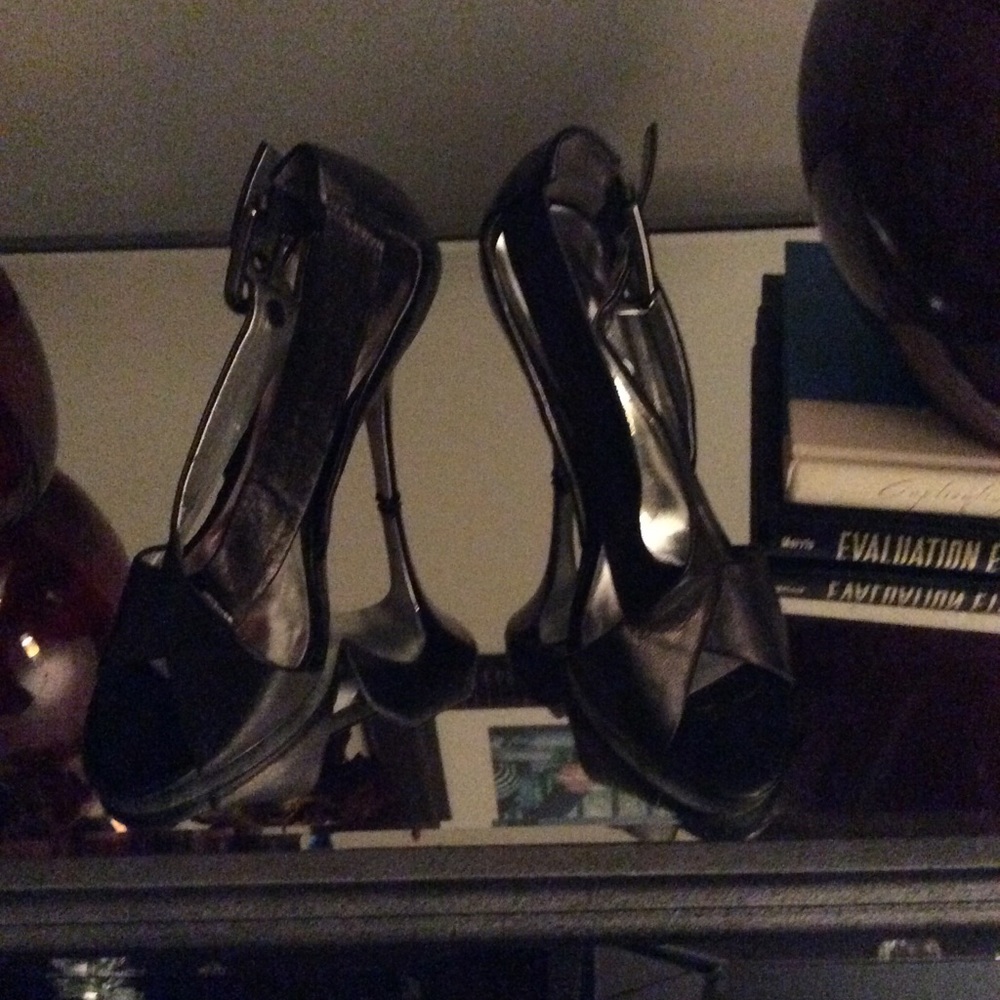 Black Jessica Simpson pumps